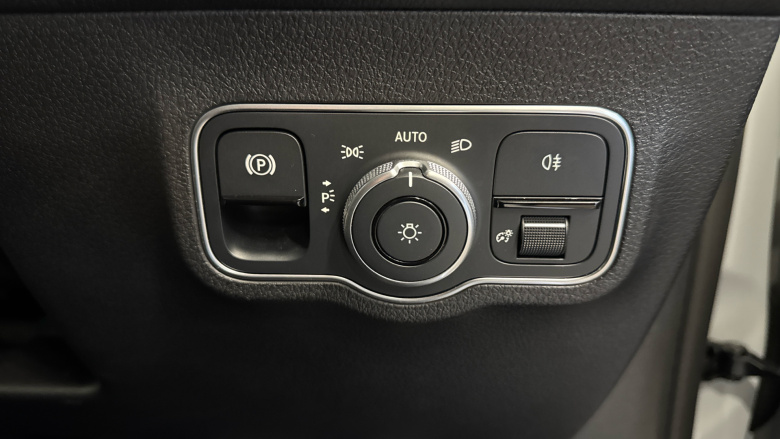 Mercedes-Benz GLB 200 AMG Line Premium Plus 5dr 7G-Tronic Petrol Estate